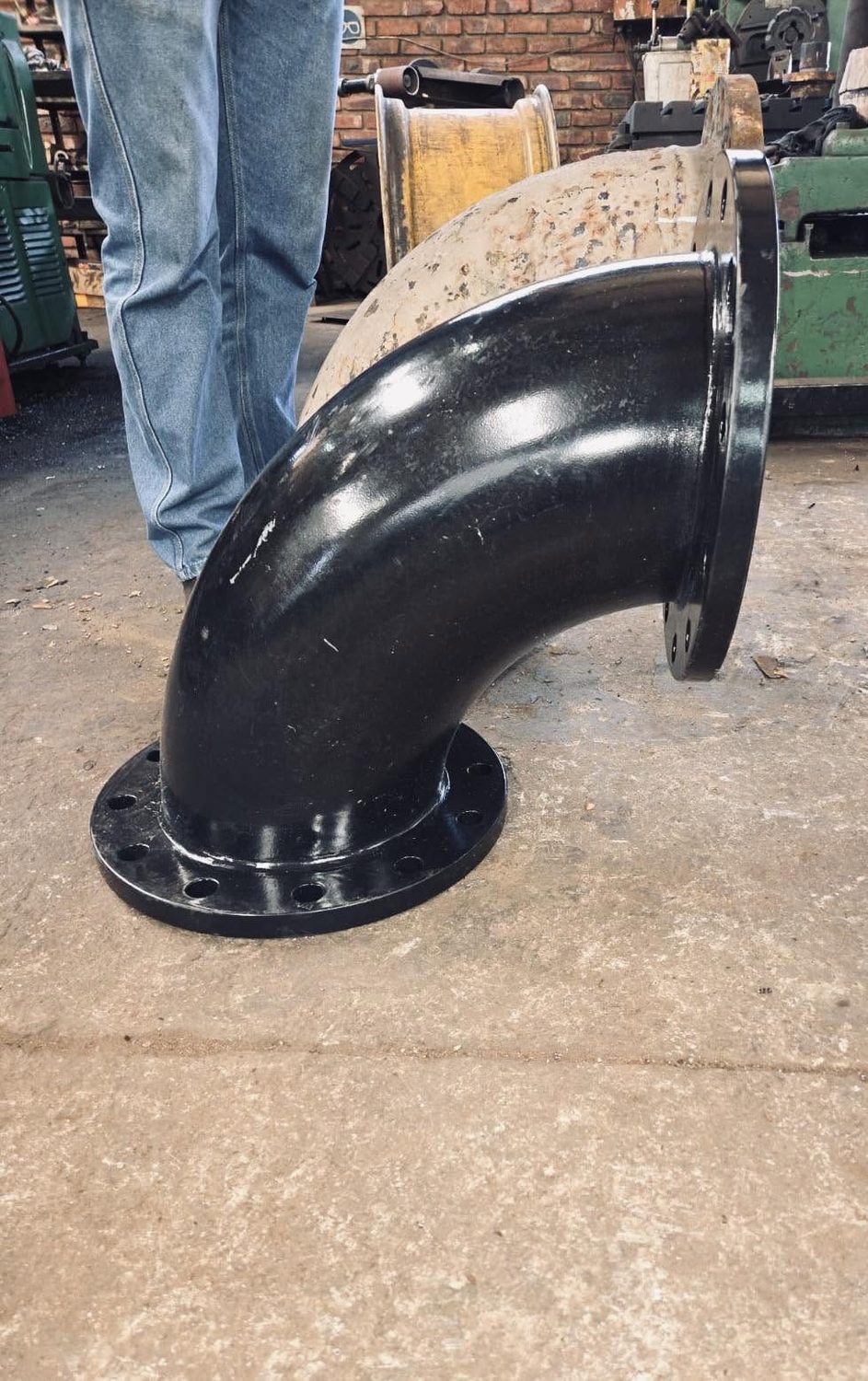 Fabricated pipe elbow